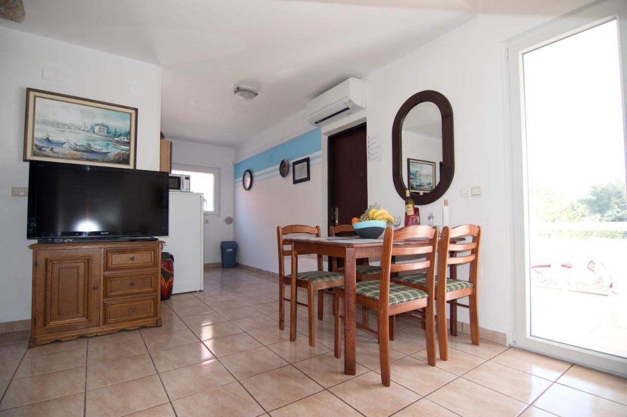 Apartmani Juric Vir Exterior photo