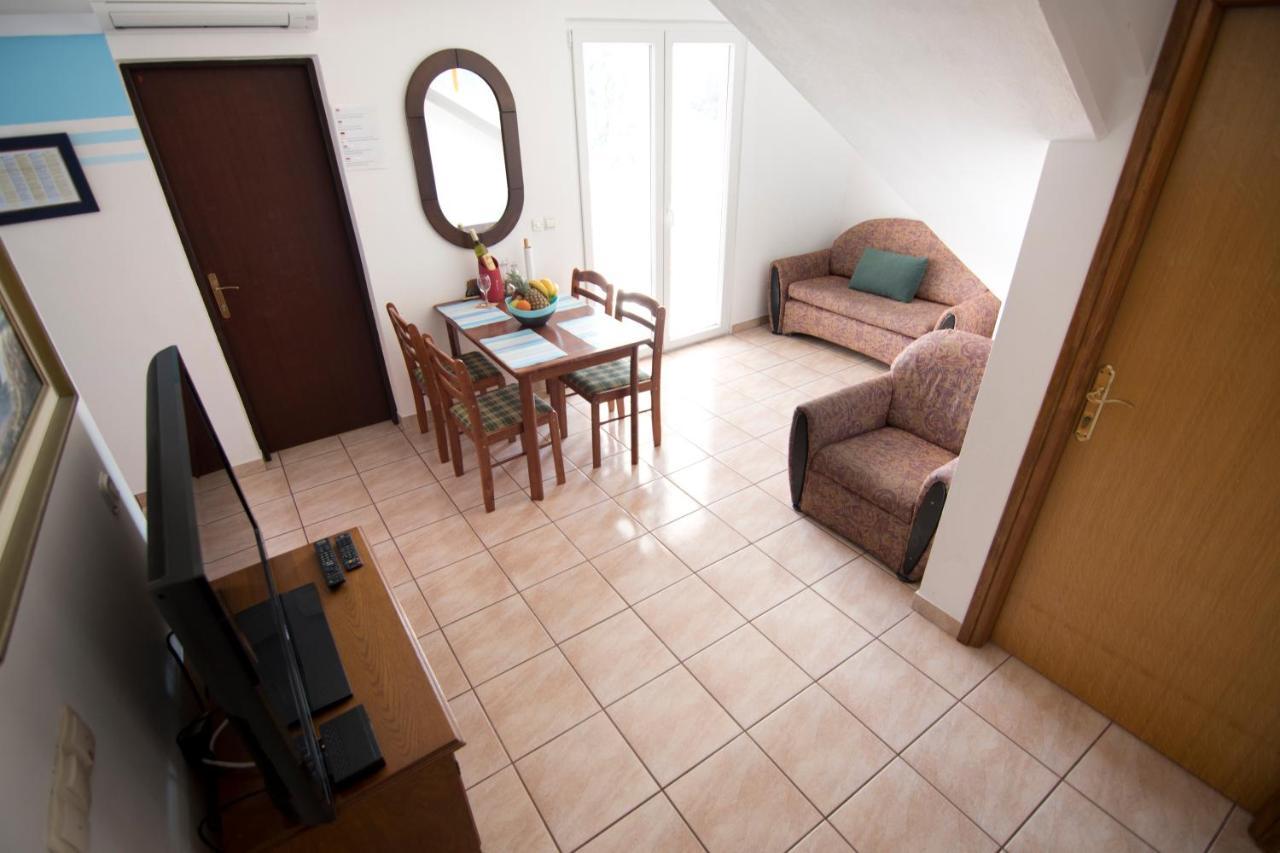 Apartmani Juric Vir Exterior photo