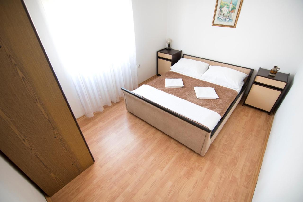 Apartmani Juric Vir Exterior photo