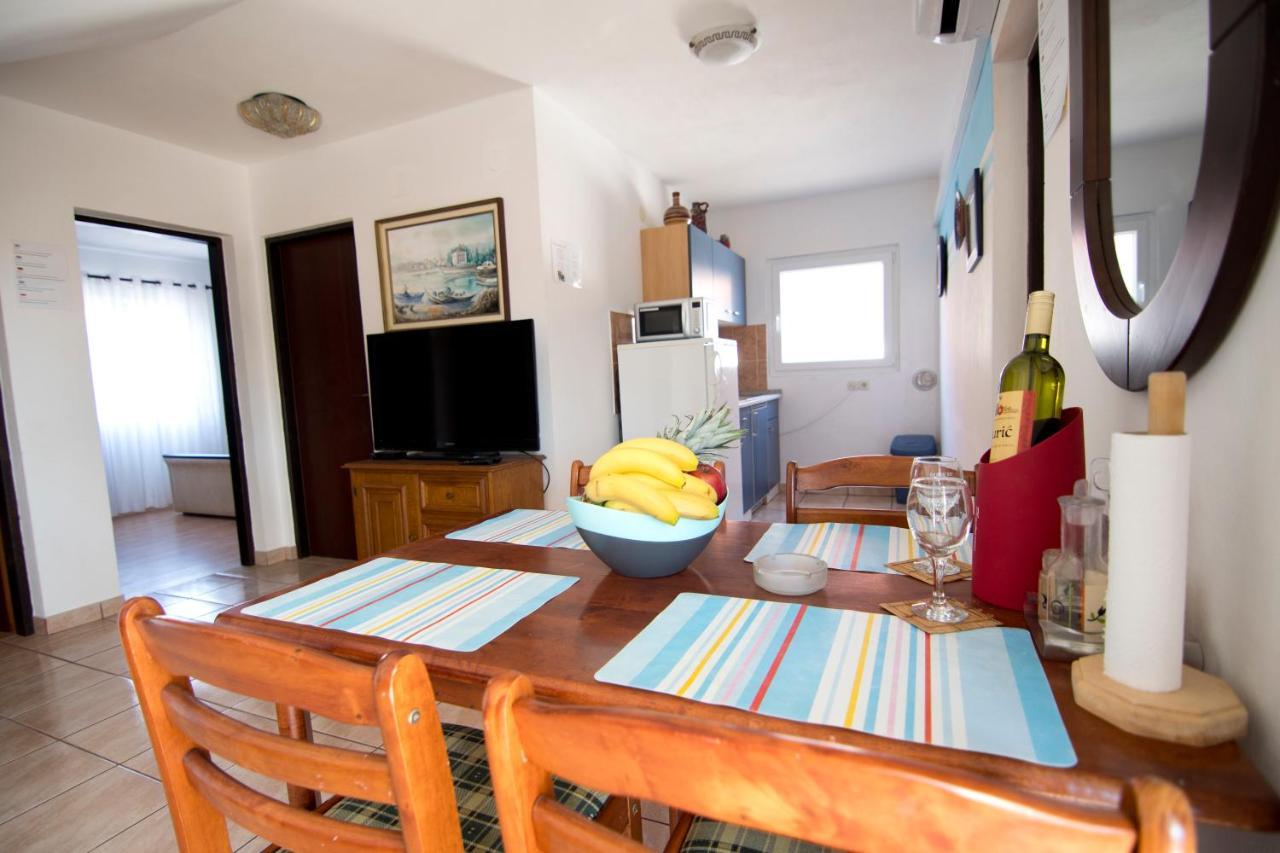 Apartmani Juric Vir Exterior photo