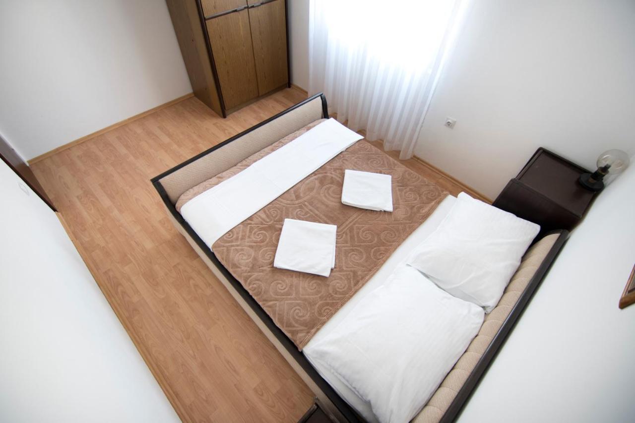 Apartmani Juric Vir Exterior photo