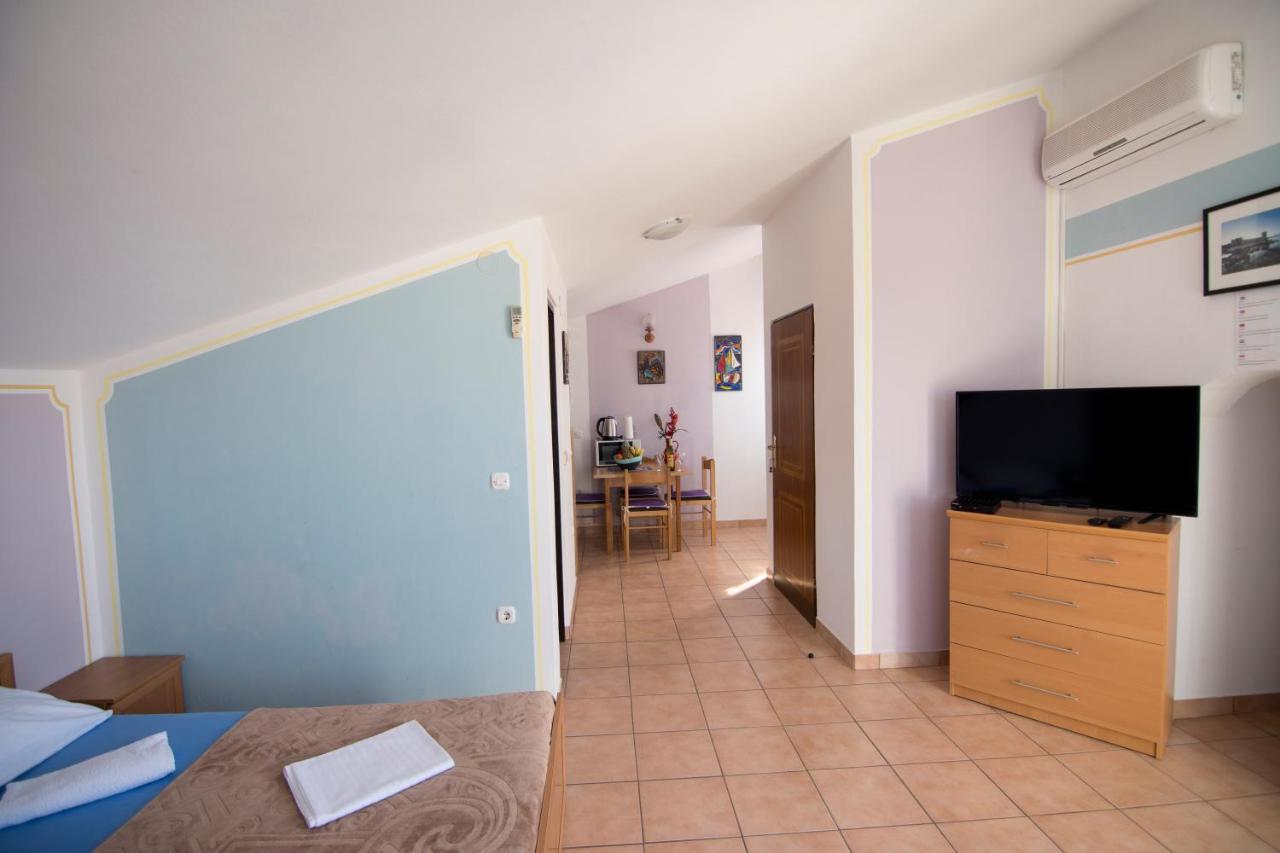 Apartmani Juric Vir Exterior photo