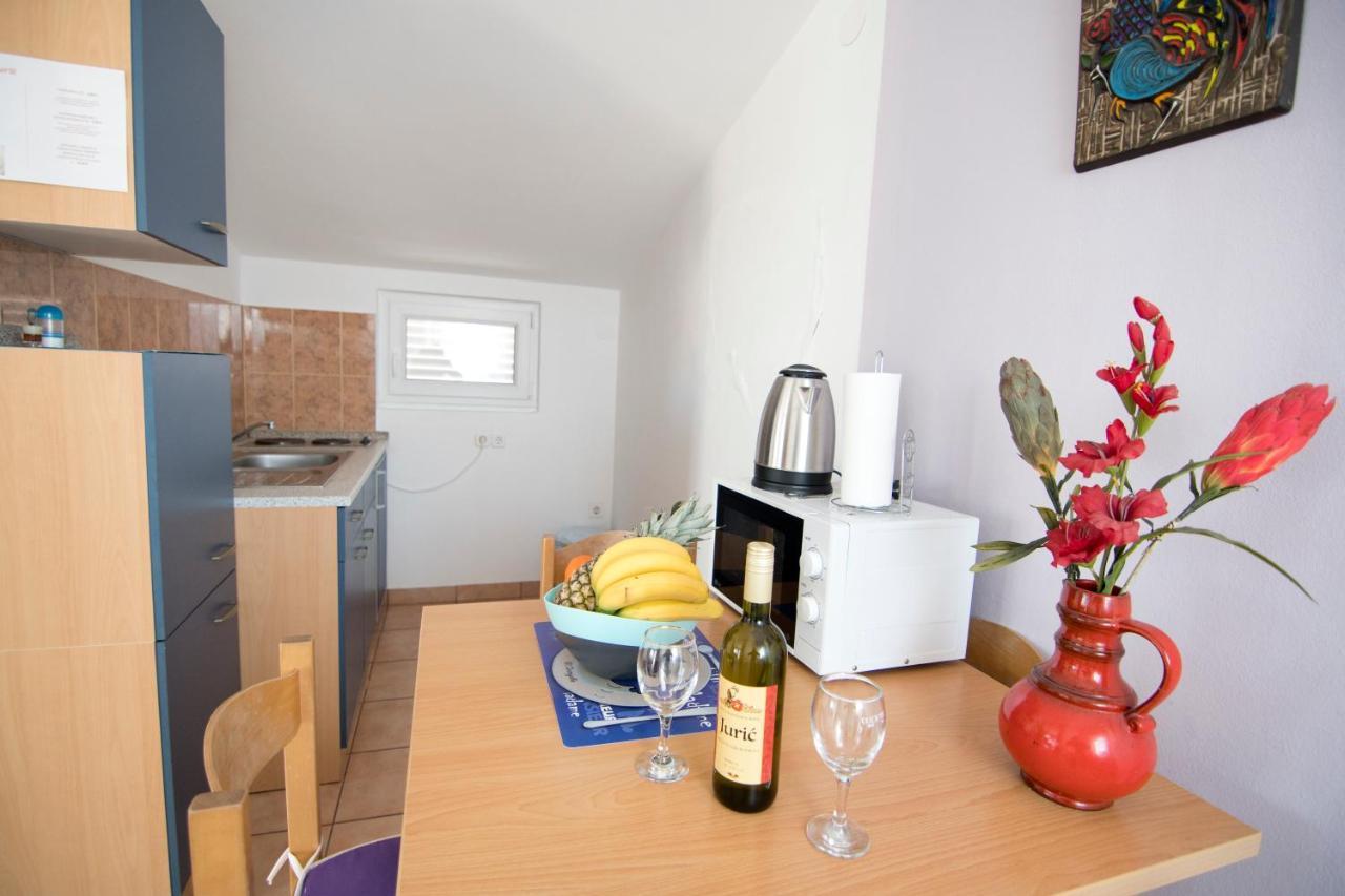 Apartmani Juric Vir Exterior photo