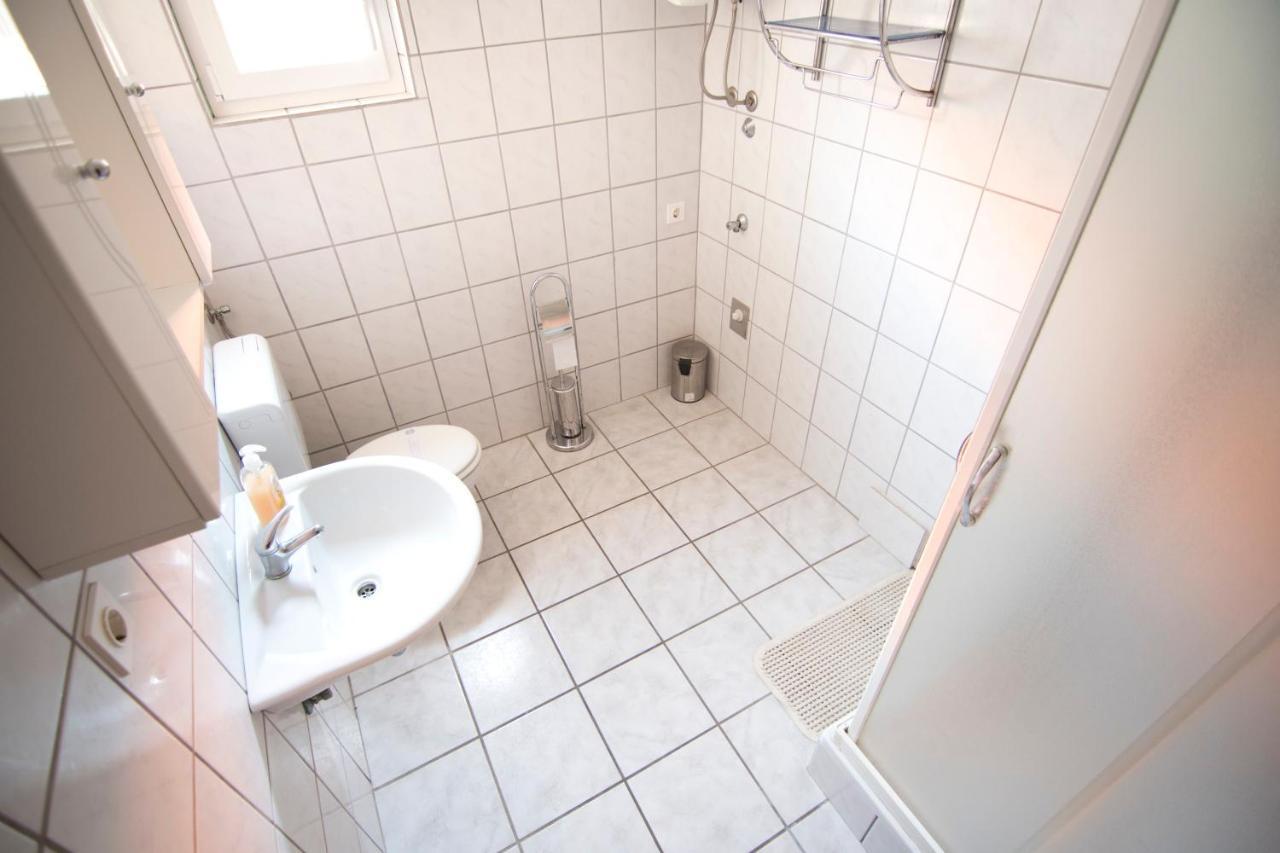 Apartmani Juric Vir Exterior photo