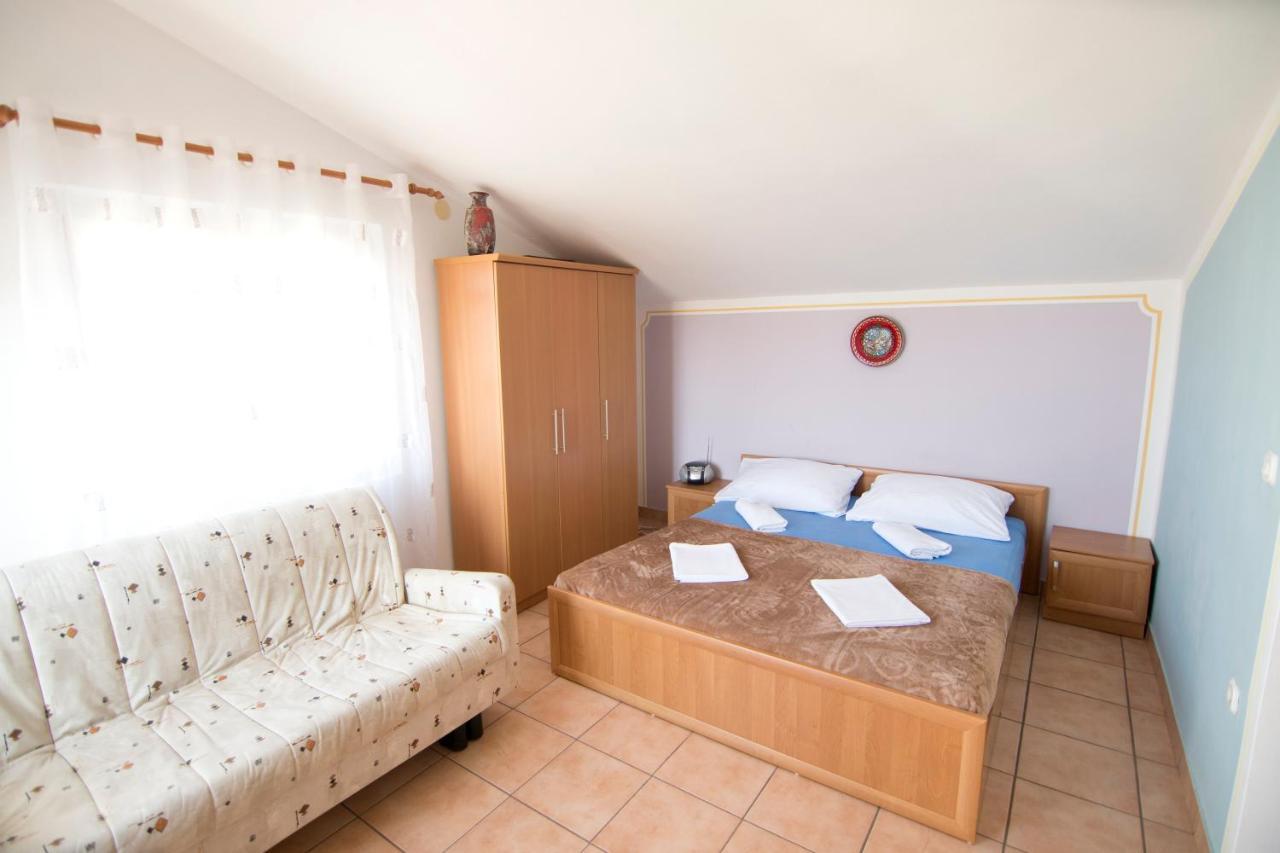 Apartmani Juric Vir Exterior photo